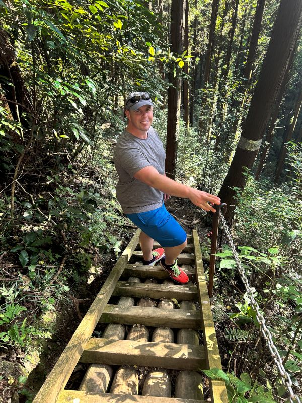 Hiking Down to See the Konga Waterfall in Japan