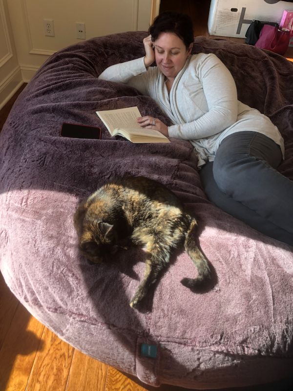 Stephanie Loves to Read